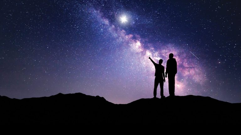 زندگی سالم و آگاه در دنیای ناسالم با تمرکز بر ارزش‌های واقعی