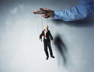 گسلایتینگ | جنگ پنهان علیه ذهن، هویت و واقعیت انسان