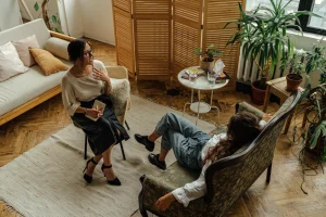 چگونه یک درمانگر واقعاً مؤثر انتخاب کنیم؟ رازهایی که بیشتر مردم نمی‌دانند