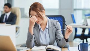 اعتیاد به فوریت | چگونه پاسخ‌گویی لحظه‌ای توان رهبری را نابود می‌کند؟
