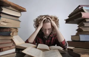 تمرین حافظه کاری احساسی | راهکاری نوین و موثر برای شکست اضطراب امتحان در دانشجویان