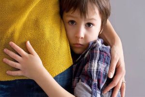 رویکردهای جدید روان‌شناسی APA برای درمان اضطراب کودکان و نقش والدین