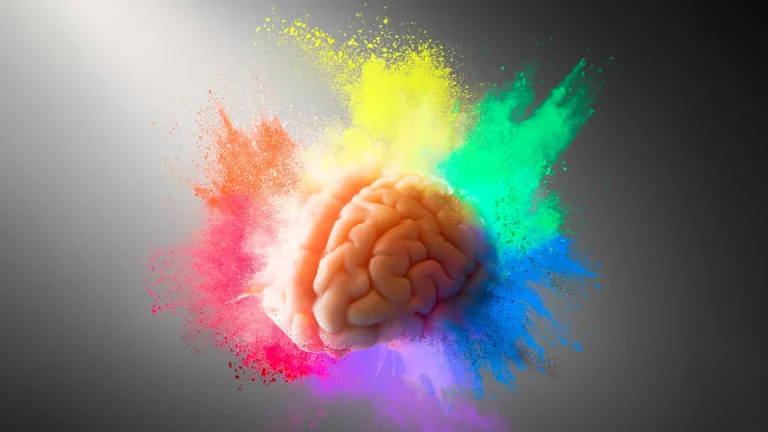 بررسی مزیت خلاقانه بیش‌فعالی و ADHD در عملکرد مغز و هنر درمانی