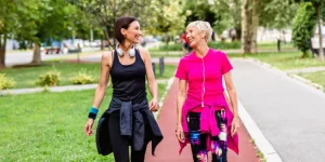 چگونه فعالیت بدنی روزمره به افزایش ناگهانی انرژی و بهبود خلق‌وخو کمک می‌کند؟