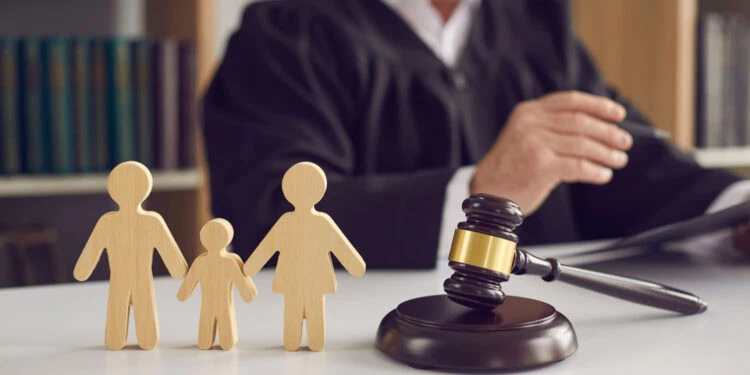 بررسی علمی ارتباط طلاق والدین و افسردگی در بزرگسالی